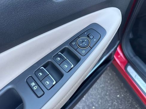 Used 2020 Hyundai Santa Fe Limited image 11