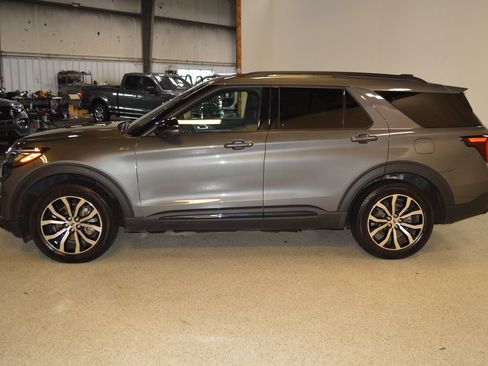 Used 2026 Ford Explorer ST-Line AWD/4WD image 6