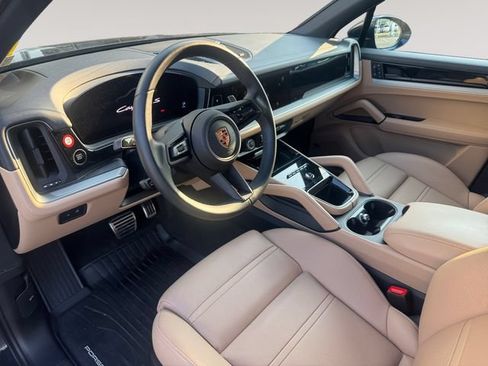 Used 2026 Porsche Cayenne S AWD/4WD image 10