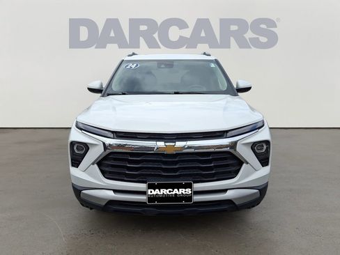 Used 2024 Chevrolet TrailBlazer LT image 2