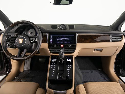 Certified 2024 Porsche Macan S image 33
