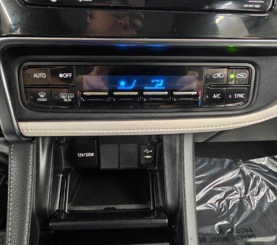 Used 2017 Toyota Corolla iM w/ All-Weather Mat Package FWD image 24