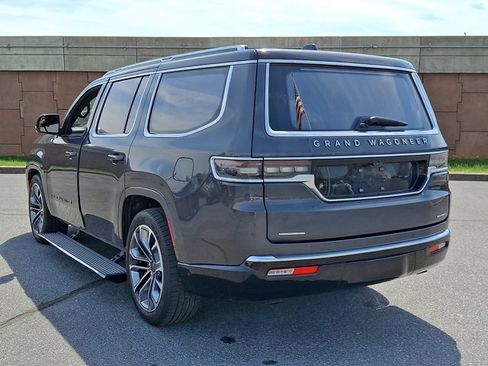 Used 2022 Jeep Grand Wagoneer Series III AWD/4WD image 4