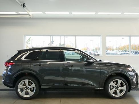 New 2025 Audi Q5 Premium Plus image 7
