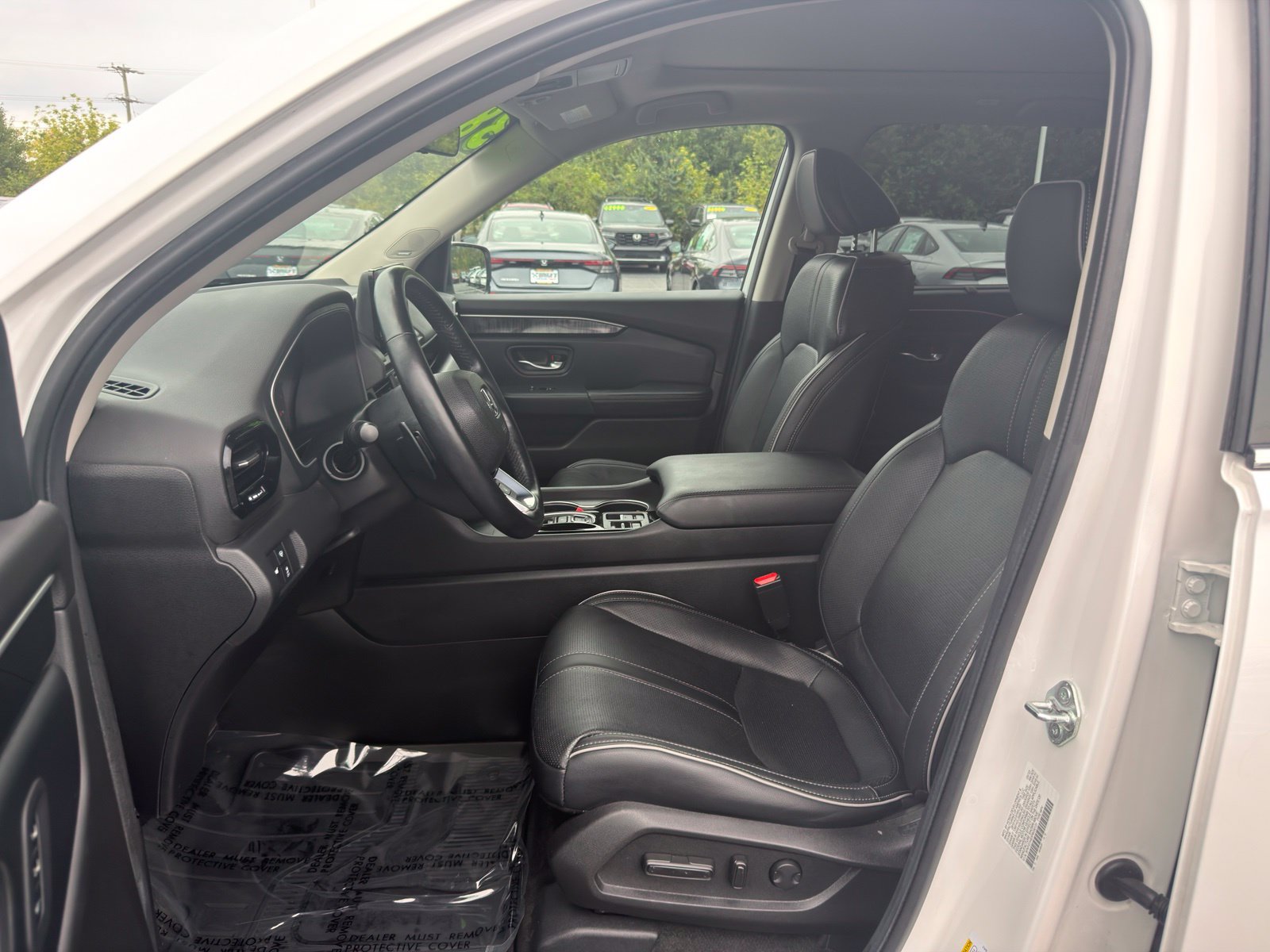 Used 2023 Honda Pilot Elite image 9