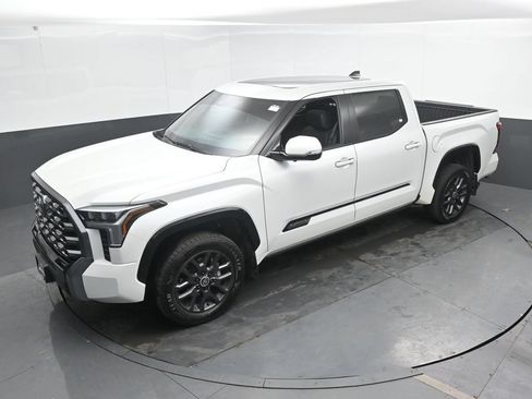 Used 2024 Toyota Tundra Platinum AWD/4WD image 34