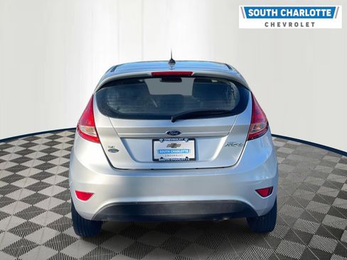 Used 2012 Ford Fiesta SE w/ Moon & Mood Pkg image 6