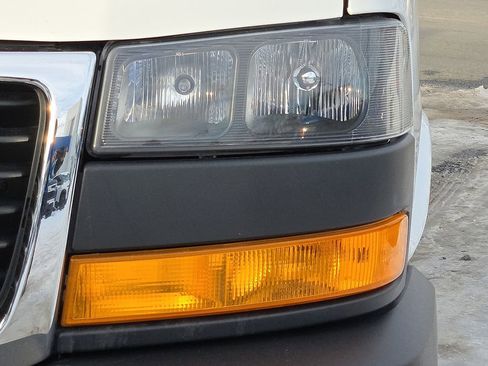 Used 2024 GMC Savana 2500 w/ Driver Convenience Package image 14