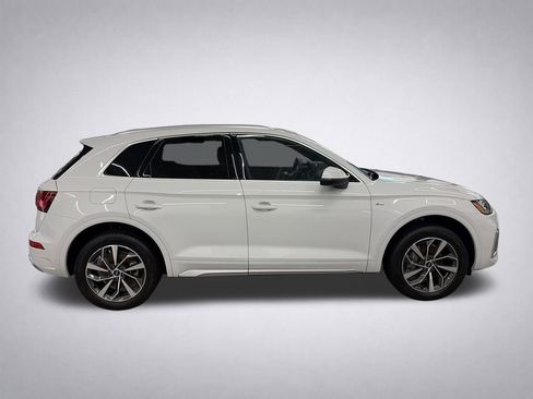 Used 2023 Audi Q5 2.0T Premium Plus w/ Premium Plus Package AWD/4WD image 3