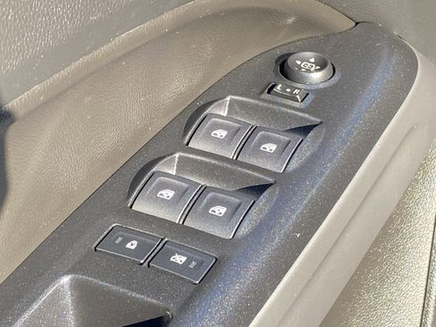 Used 2020 Chevrolet Colorado LT w/ Safety Package image 30