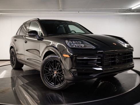 New 2026 Porsche Cayenne AWD/4WD image 9