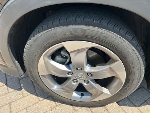 Used 2018 Honda HR-V LX image 12