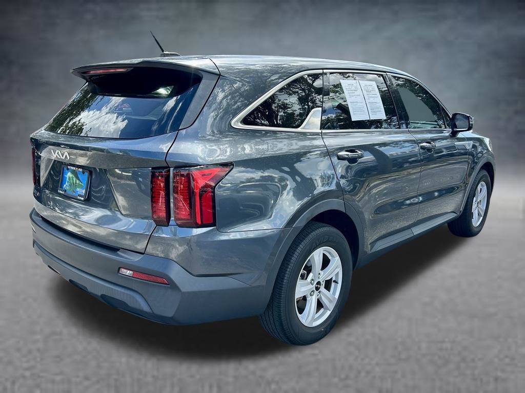 Used 2023 Kia Sorento LX FWD image 5