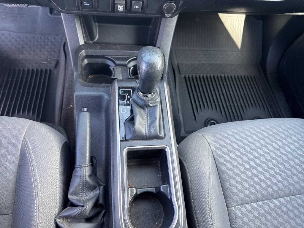 Used 2023 Toyota Tacoma SR5 AWD/4WD image 25