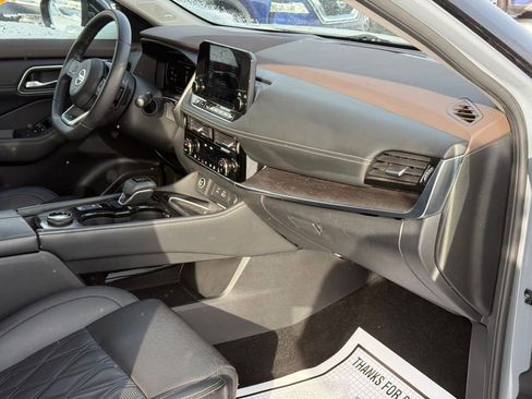 Certified 2021 Nissan Rogue Platinum image 25