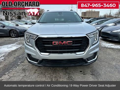 Used 2022 GMC Terrain SLE w/ Driver Convenience Package image 4