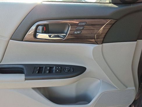 Used 2016 Honda Accord EX-L image 12