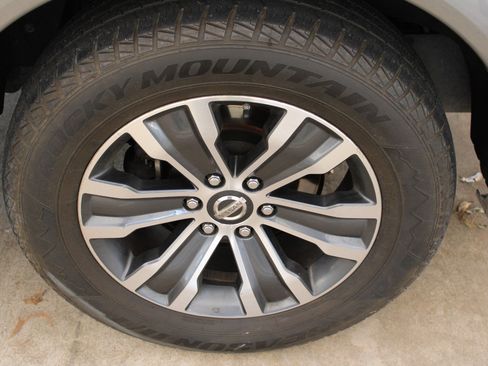 Used 2018 Nissan Armada SL w/ Moonroof Package image 29