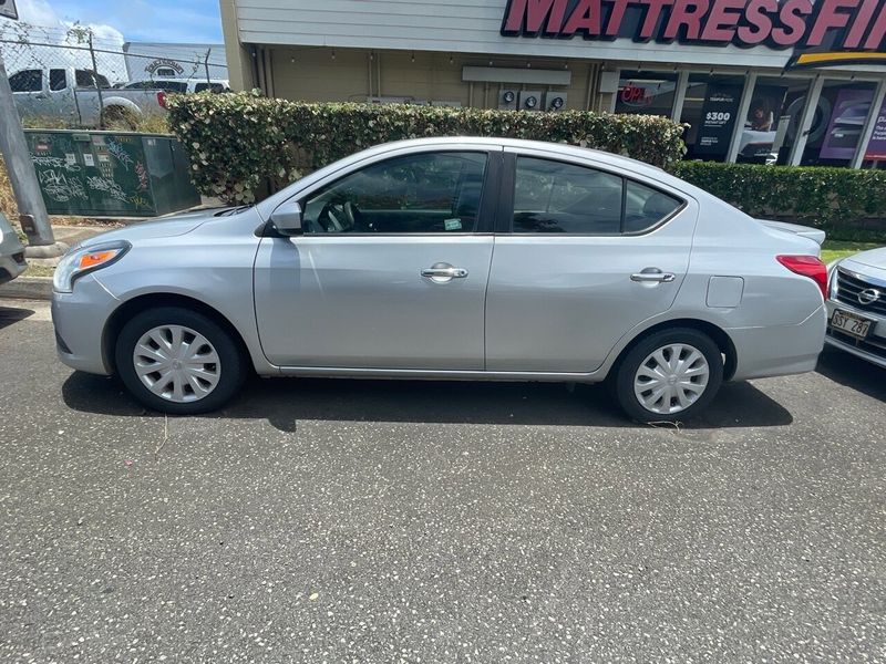 Used 2016 Nissan Versa SV image 1