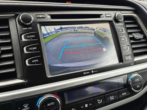 Used 2015 Toyota Highlander XLE image 30