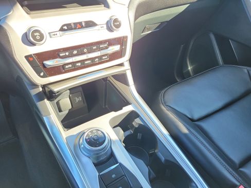 Used 2023 Ford Explorer XLT w/ Equipment Group 202A image 32