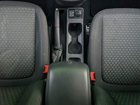 Used 2022 Ford Transit Connect XLT image 22