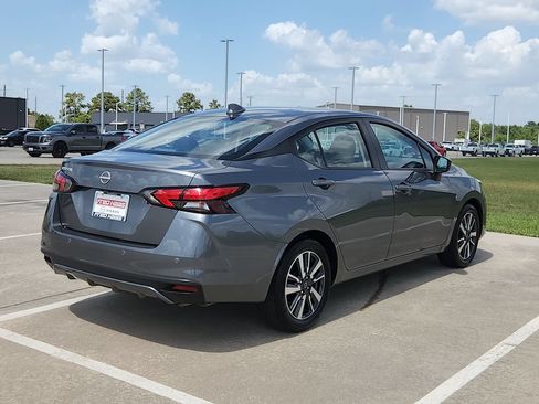 Used 2025 Nissan Versa SV FWD image 5