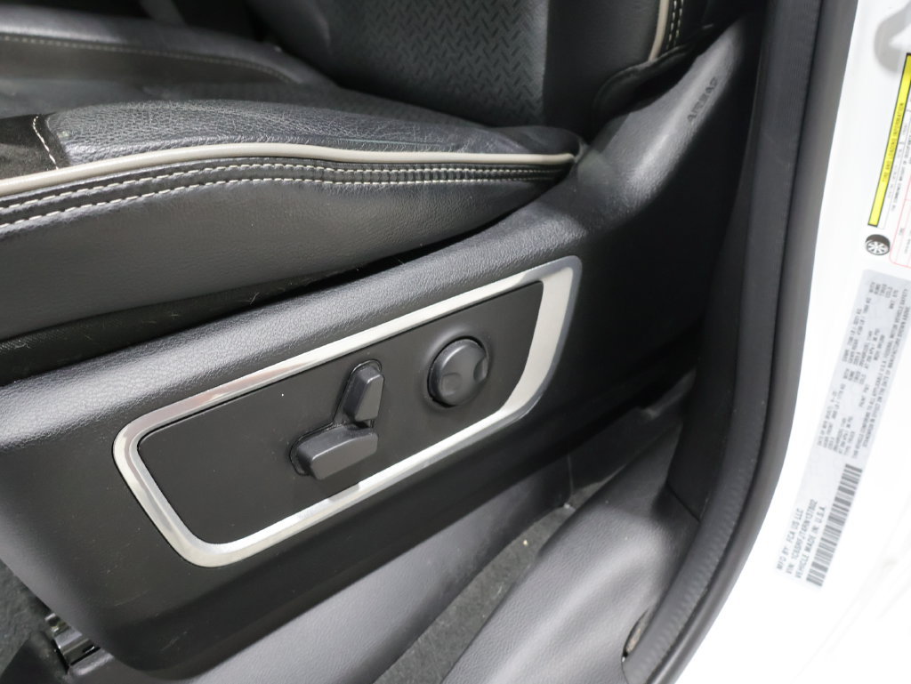 Used 2024 RAM 1500 Laramie AWD/4WD image 12