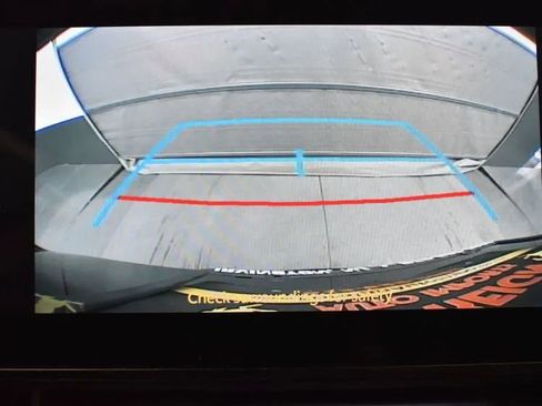 Used 2025 Toyota Sienna XLE image 33