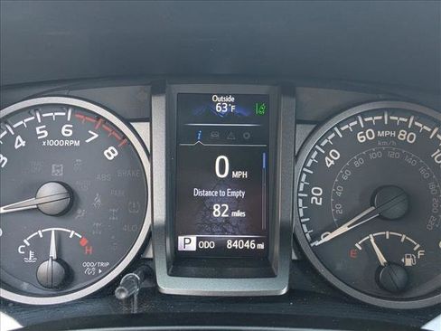 Used 2022 Toyota Tacoma TRD Sport image 11