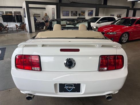 Used 2009 Ford Mustang GT Premium RWD image 11