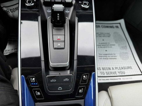 Used 2024 Porsche 911 Carrera image 32