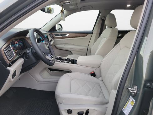 New 2026 Volkswagen Atlas SE FWD image 9