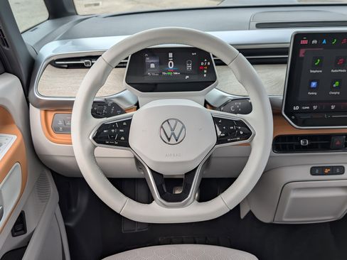 Used 2025 Volkswagen ID. Buzz Pro S Plus RWD image 25