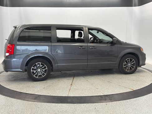 Used 2015 Dodge Grand Caravan SXT w/ Blacktop Package FWD image 8