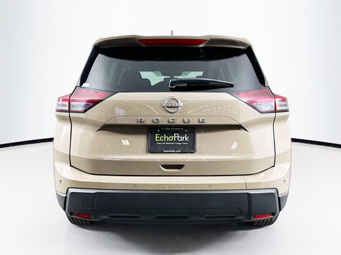 Used 2025 Nissan Rogue SV image 7
