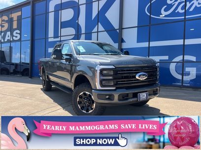 New 2026 Ford F250 Platinum w/ Tremor Off-Road Package
