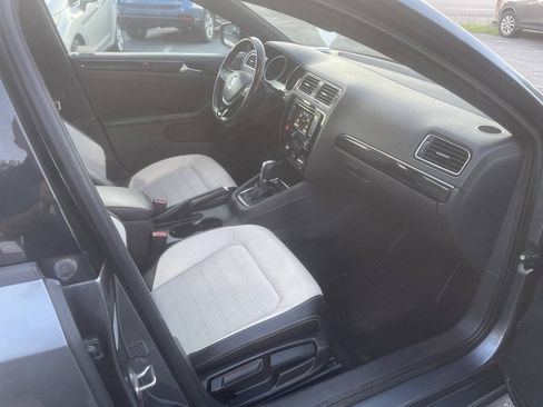 Used 2015 Volkswagen Jetta Sport FWD image 24