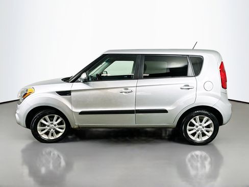 Used 2013 Kia Soul + FWD image 4