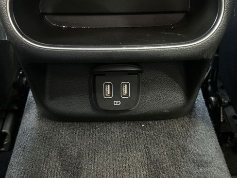 Used 2025 Genesis GV70 2.5T AWD/4WD image 43