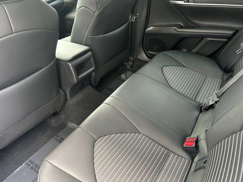 Used 2024 Toyota Camry SE image 12