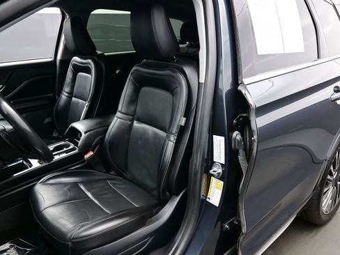 Used 2022 Lincoln Corsair Reserve w/ Equipment Group 201A image 12