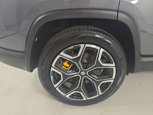 Used 2023 Rivian R1S Adventure AWD/4WD image 12