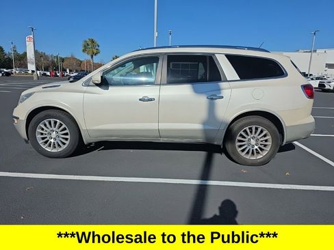 Used 2011 Buick Enclave CXL image 3