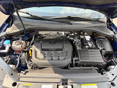 Used 2024 Volkswagen Tiguan SE AWD/4WD image 21