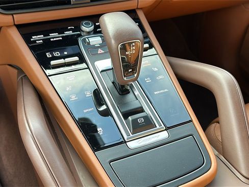 Used 2023 Porsche Cayenne image 18