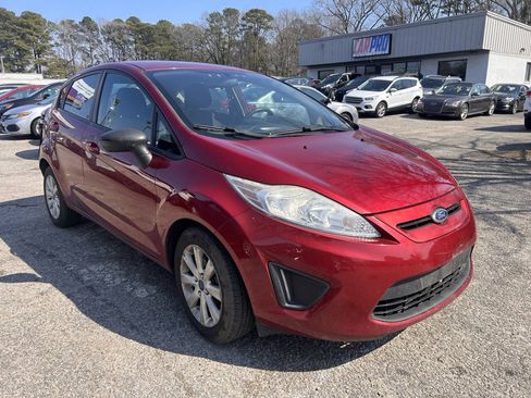 Used 2013 Ford Fiesta SE FWD image 5
