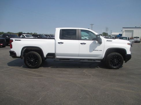 Used 2026 Chevrolet Silverado 2500 LT w/ Trail Boss Package AWD/4WD image 5