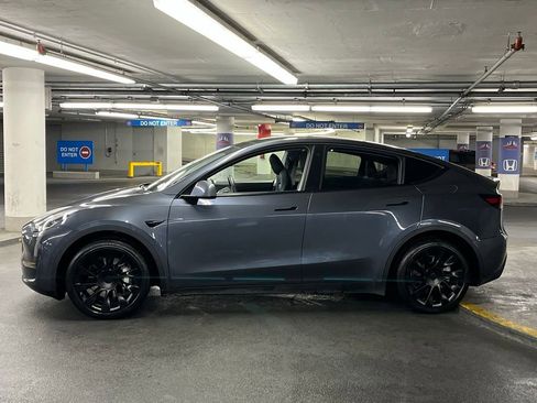 Used 2020 Tesla Model Y Long Range image 33