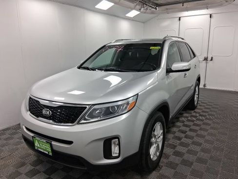 Used 2014 Kia Sorento LX AWD/4WD image 3